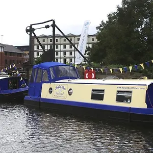 Houseboat Botel Sheffield