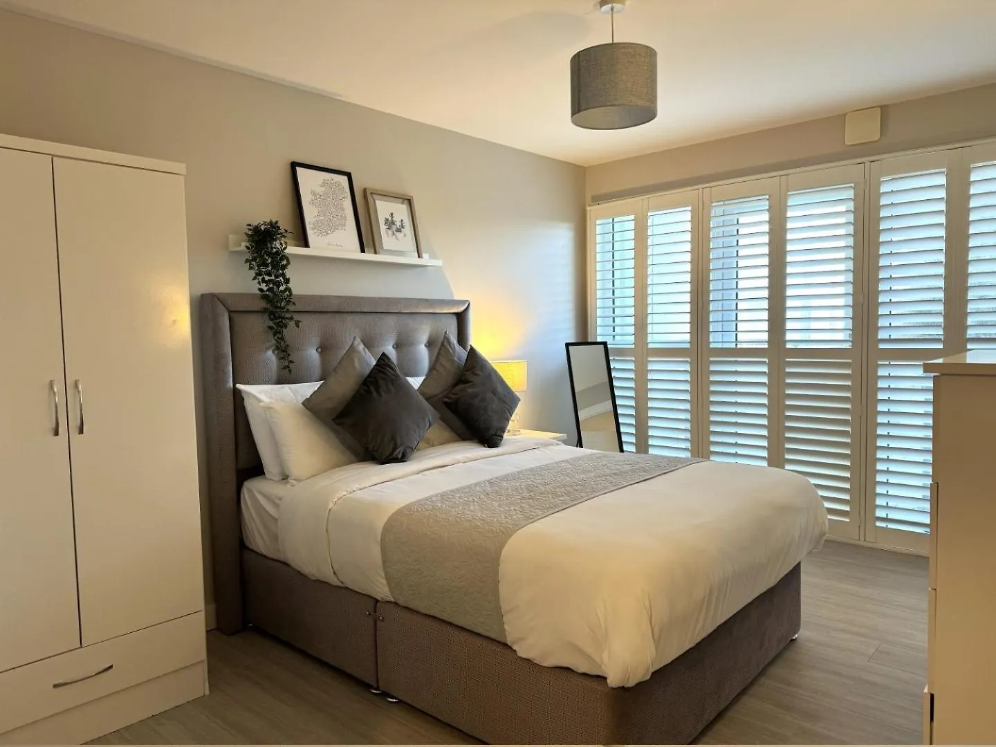 Central Belfast Apartments Sandford United Kingdom